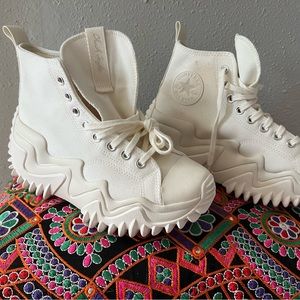 Convers run star motion size 8.5 women